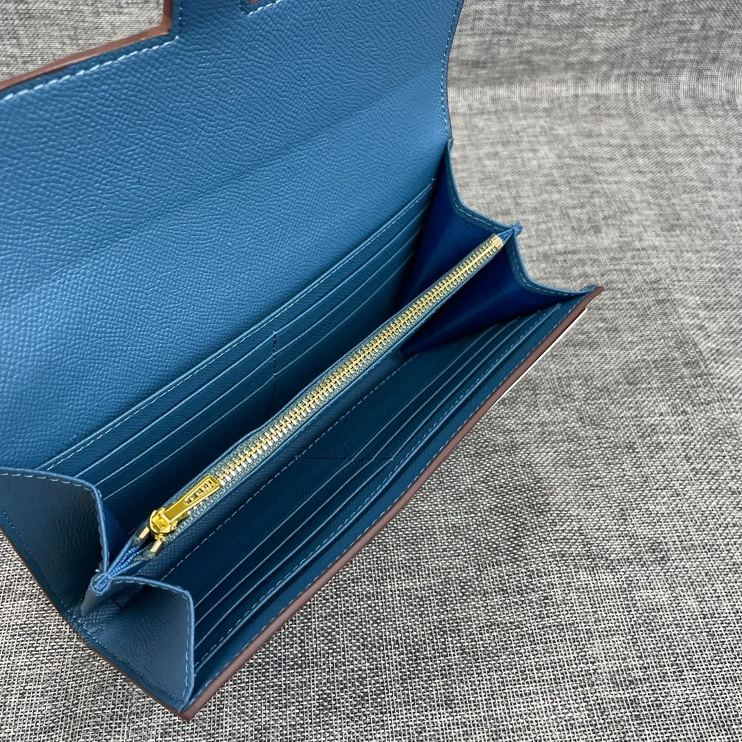 Hermes Constance Original Order p290💰 Model: 539 Palm Pattern Gold Buckle Size: 22*11cm Hermes🇫🇷Overseas🇫🇷Imported cowhide, soft and comfortable to the touch. Counter version, OEM code inside, original replica with gold hardware, exquisite and elegant, oil edge is straight and smooth🎈There are two large note slots, a zipper pocket, and 12 card slots🚚