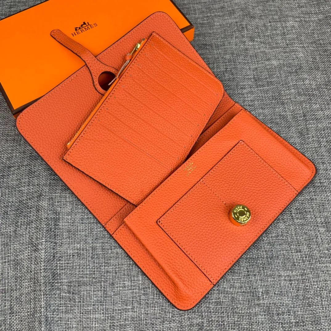 Original quality, p300💰 Hermès Dogon Duo detachable wallet Model: 533 gold buckle Made of Togo calfskin, with original OEM code inside💄 Exquisite workmanship, 8 card slots, 1 bill pocket, 2 extra pockets, a detachable coin purse and palladium-plated saddle nail lock Size: 20.1cm*12.5cm