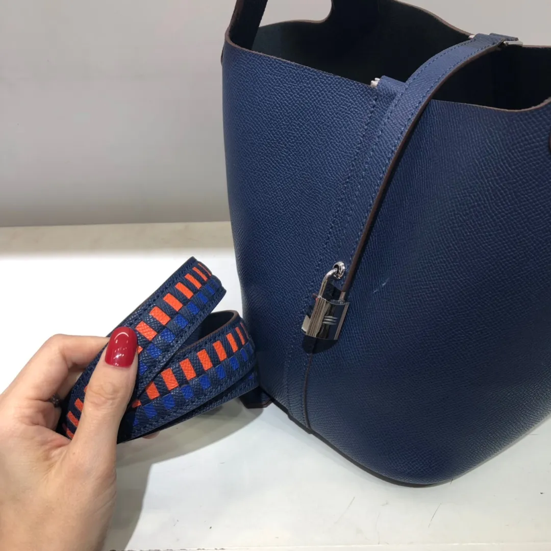Running price💰760👉Hermes Epsom palm print vegetable basket color block braided wrist 🌺top calfskin original leather😈 size 20/20/16