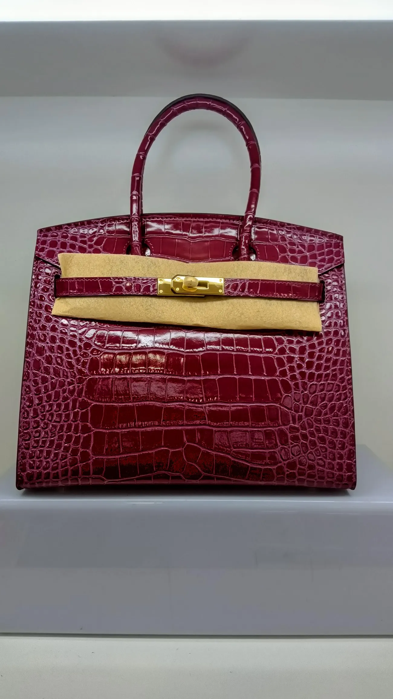 760💰 Crocodile pattern cowhide oil edge model: picture color, burgundy, no perforation, with long shoulder strap, size 30X13X26cm