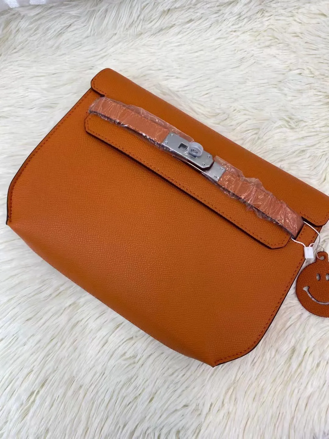 640💰New product: Hermès retro style Kelly with three shoulder straps, multi-purpose, very versatile, can be hung diagonally under the arm with palm print leather, 25-18-4
