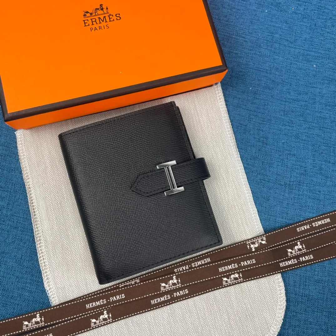 [Hermes original order] p230💰 Hermès new solid color leather pocket vertical wallet 💋Counter copy, original hardware, original OEM code inside 💋Soft feel 🎉Oil edges are straight and smooth, compare with the counter 💋Material: imported palm print cowhide 💋Size: 10*12CM. 💋Model: 5120 palm print