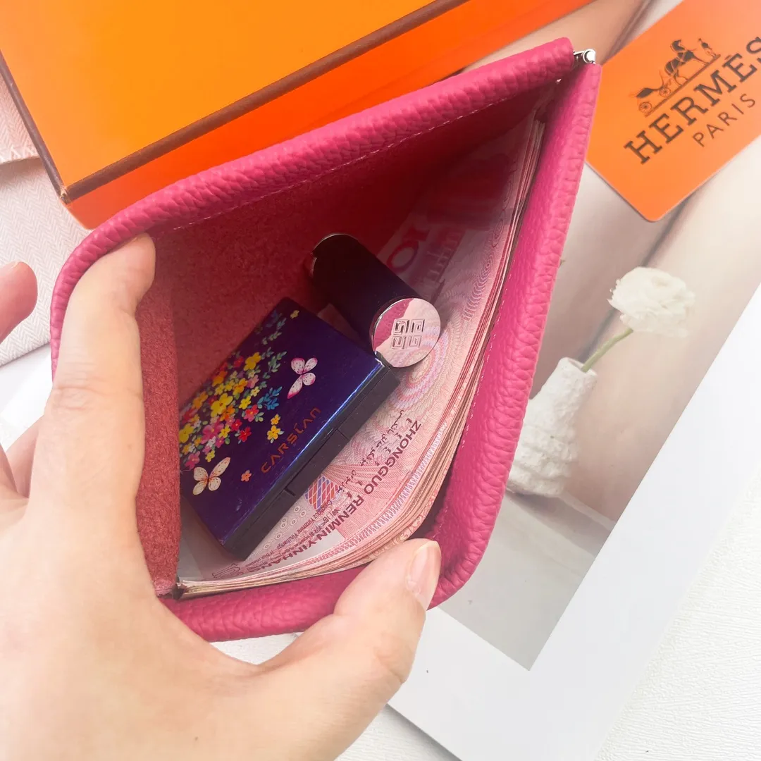 Hermès new model【Hermes】💰180 💋New first-layer cowhide wallet 💋Soft touch, magnetic buckle opening and closing 💋Material: imported togo cowhide 💋Size: 19*11 CM 💋Model: 6911