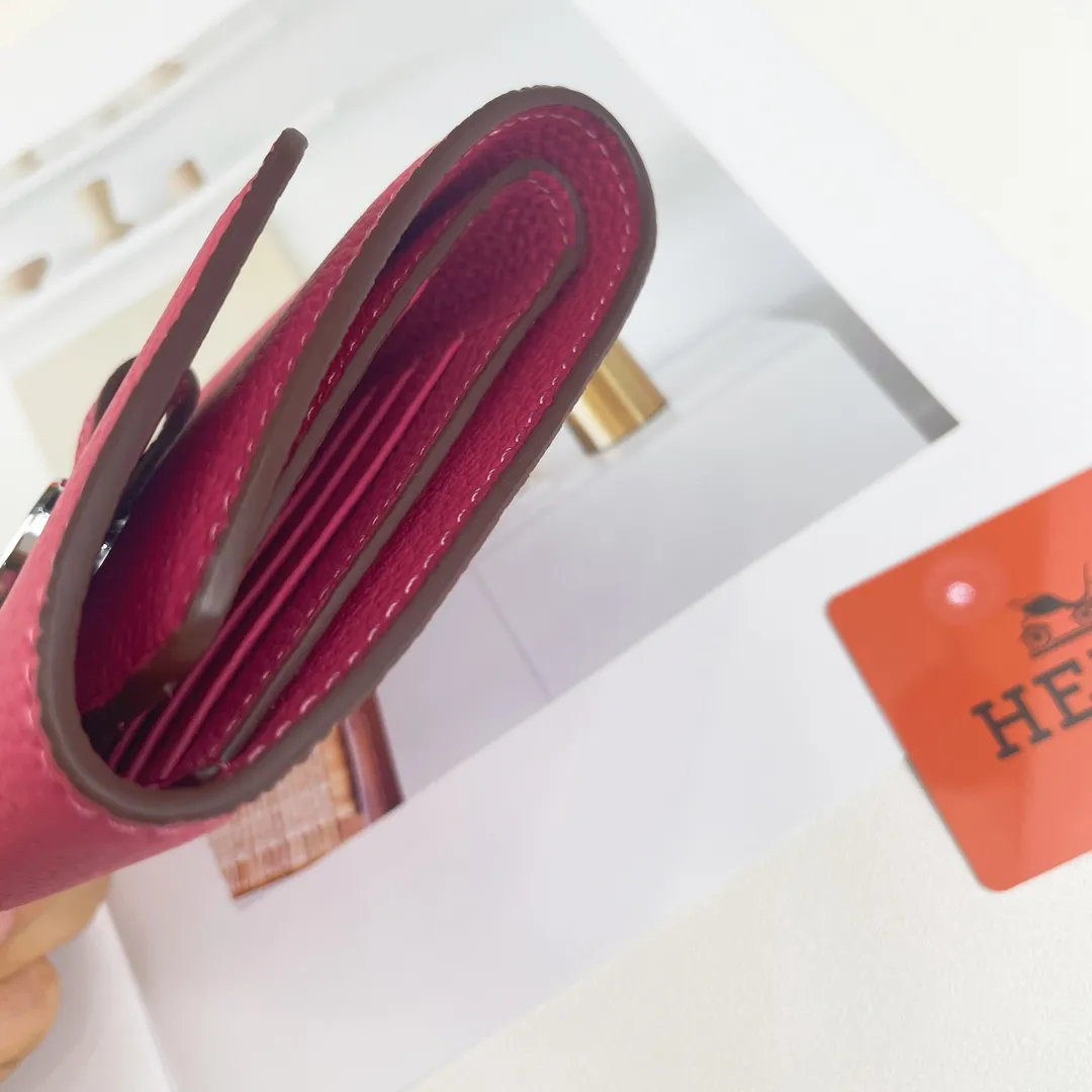 [Hermes new wallet]💰250 Model: H230 silver buckle Dimensions: length 13.5x width 10.5x thickness 2 cm Made of togo calfskin, equipped with 10 card slots, 1 banknote pocket, palladium-plated lock buckle, exquisite and perfect workmanship, original OEM code inside