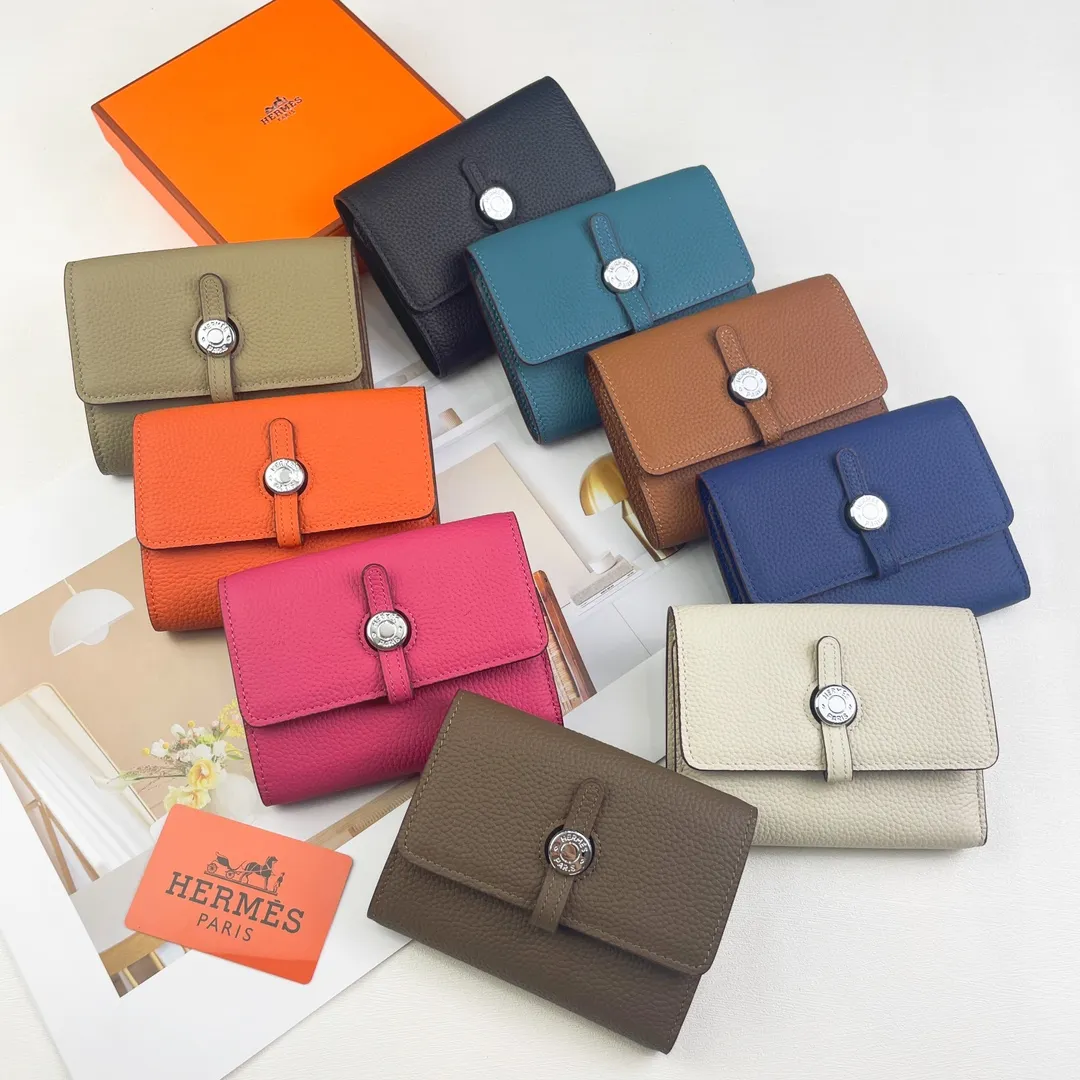 [Hermes new wallet]💰250 Model: H230 silver buckle Dimensions: length 13.5x width 10.5x thickness 2 cm Made of togo calfskin, equipped with 10 card slots, 1 banknote pocket, palladium-plated lock buckle, exquisite and perfect workmanship, original OEM code inside