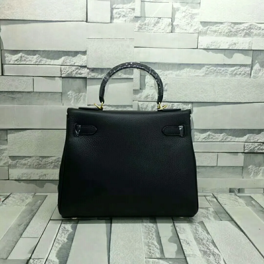 High quality 🅿️P600/P640/P680😀Classic models are sold every day🉐Hermès Kelly pebbled soft cowhide🐂Upgraded quality❤️Soft feel, fine workmanship, good-looking style, versatile all year round! Quality Guaranteed Taste ❗️ 3 sizes small 25cm; medium 28cm; large 32cm