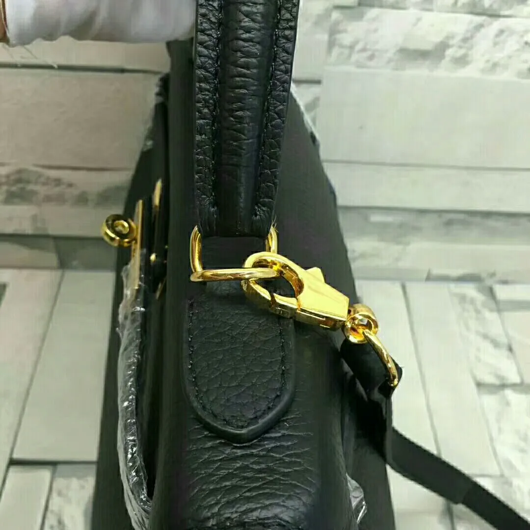 High quality 🅿️P600/P640/P680😀Classic models are sold every day🉐Hermès Kelly pebbled soft cowhide🐂Upgraded quality❤️Soft feel, fine workmanship, good-looking style, versatile all year round! Quality Guaranteed Taste ❗️ 3 sizes small 25cm; medium 28cm; large 32cm