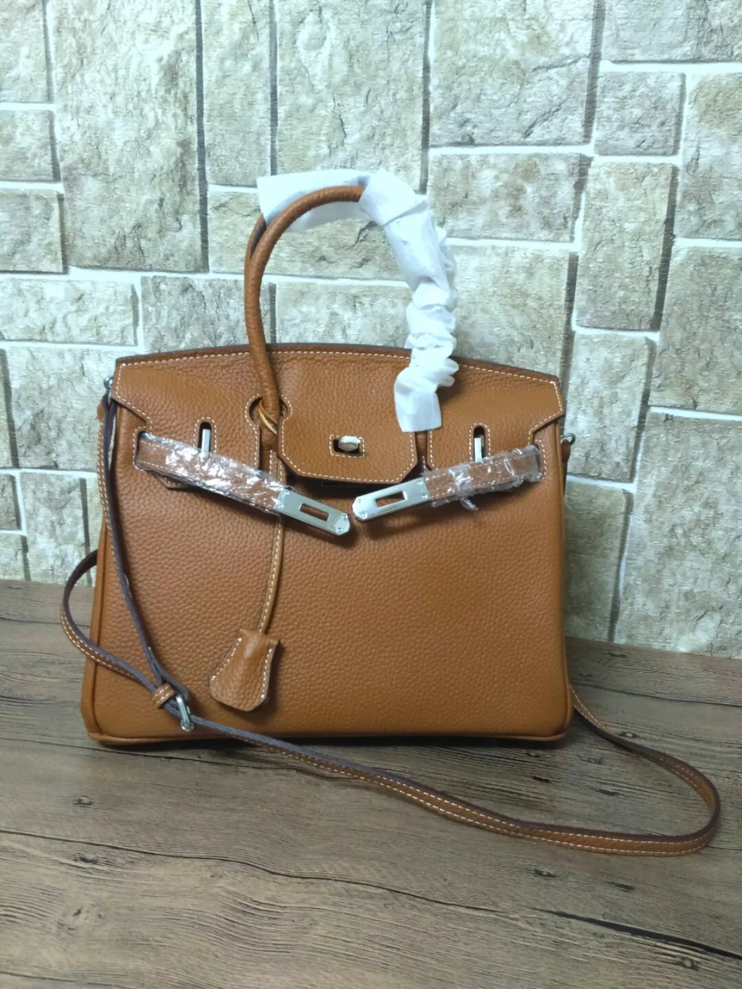 700💰, silver buckle, 💥Hermes/Hermes💥Official classic production💋Birkin bag💋Original quality coming👉Made of imported pebbled cowhide leather👑With pure 24k hardware💎Excellent workmanship👏👏Legendary slow work and meticulous work💓Real pictures💓There is no best, only better! Size 30-22-16cm