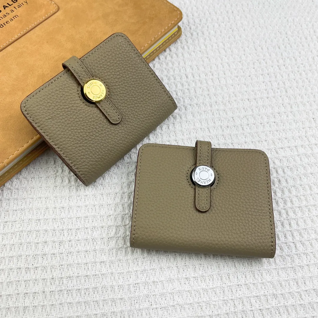 Hermes original Togo p180💰 Model: 0510 size: 11*10cm 🇫🇷Overseas🇫🇷Imported Togo cowhide, soft and comfortable to the touch. Counter version, original replica with hardware, exquisite and elegant, oil edges are straight and smooth🎈Exquisite convenient card holder