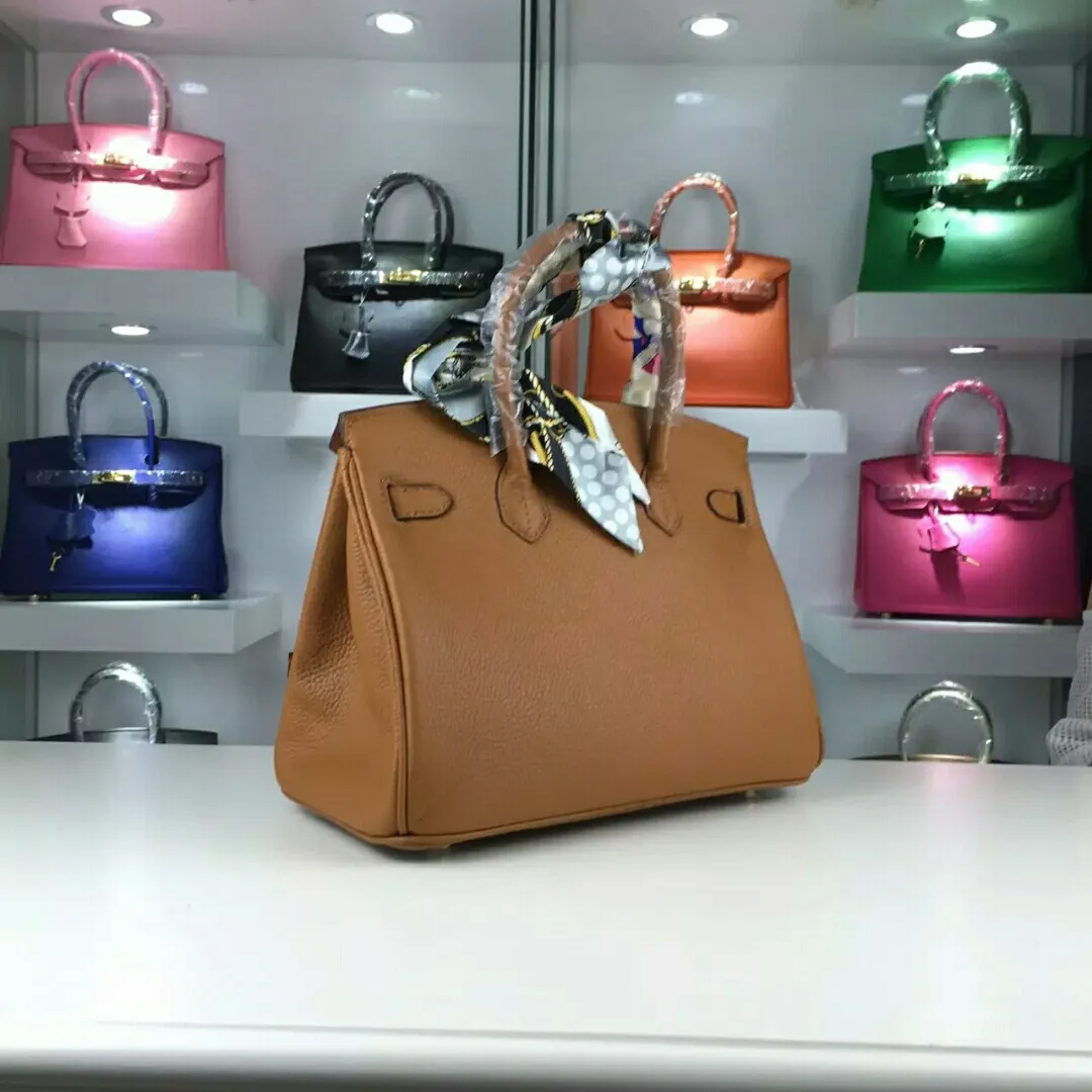 760💰,💥Hermès🐴🐴🏇🏇🚴🏻🚴🏻Horse carriage/Hermes💥Official classic production💋Birkin bag💋Original quality coming👉Using imported pebbled cowhide leather👑 Equipped with pure 24k hardware💎Excellent workmanship👏👏Legendary slow work and meticulous work💓Real pictures taken💓There is no best, only better [smile], size 30-22-16cm