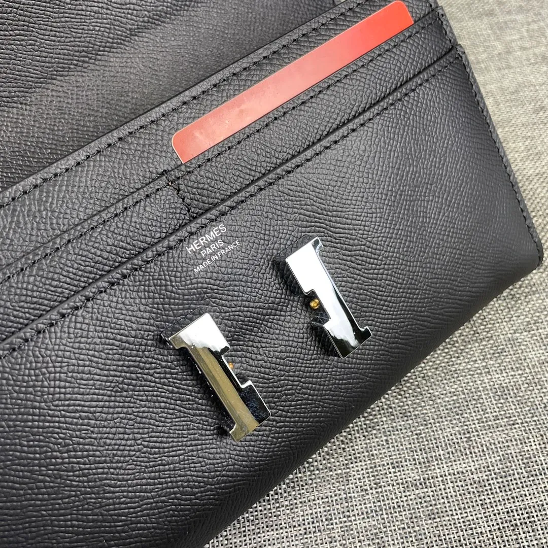 Hermes Constance original order p290💰 Model: 539 palm print silver buckle size: 22*11cm Hermes🇫🇷overseas🇫🇷 imported cowhide, soft and comfortable to the touch. Counter version, OEM code inside, original replica with gold hardware, exquisite and elegant, oil edge is straight and smooth🎈There are two large note slots, a zipper pocket, and 12 card slots🚚