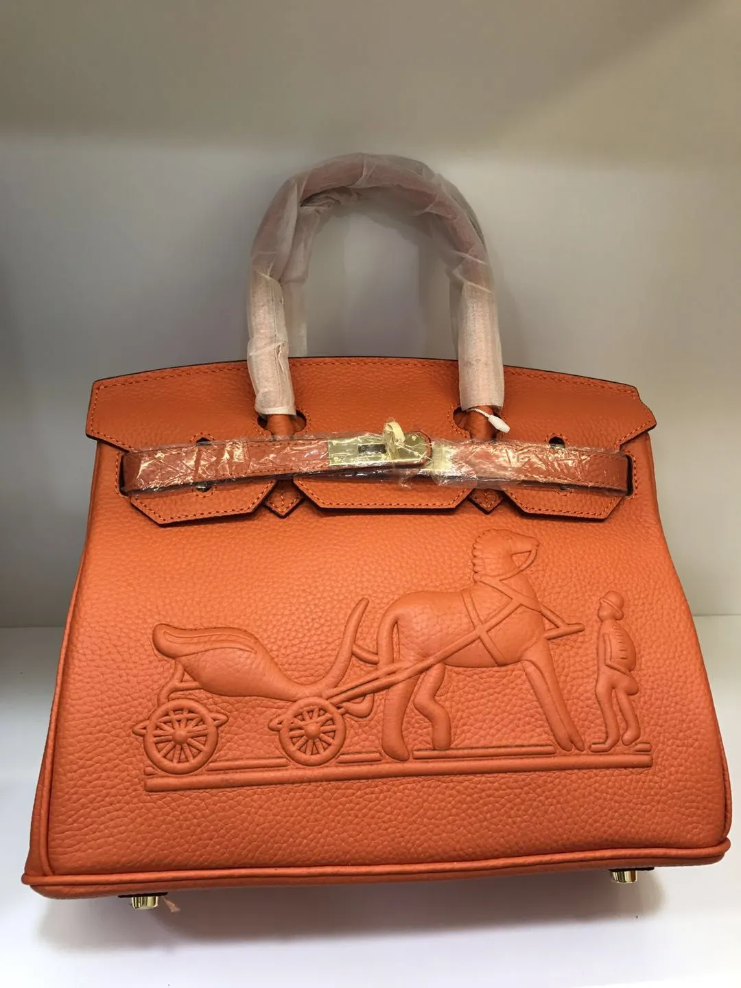 760💰,💥Hermès🐴🐴🏇🏇🚴🏻🚴🏻Horse carriage/Hermes💥Official classic production💋Birkin bag💋Original quality coming👉Using imported pebbled cowhide leather👑 Equipped with pure 24k hardware💎Excellent workmanship👏👏Legendary slow work and meticulous work💓Real pictures taken💓There is no best, only better [smile], size 30-22-16cm