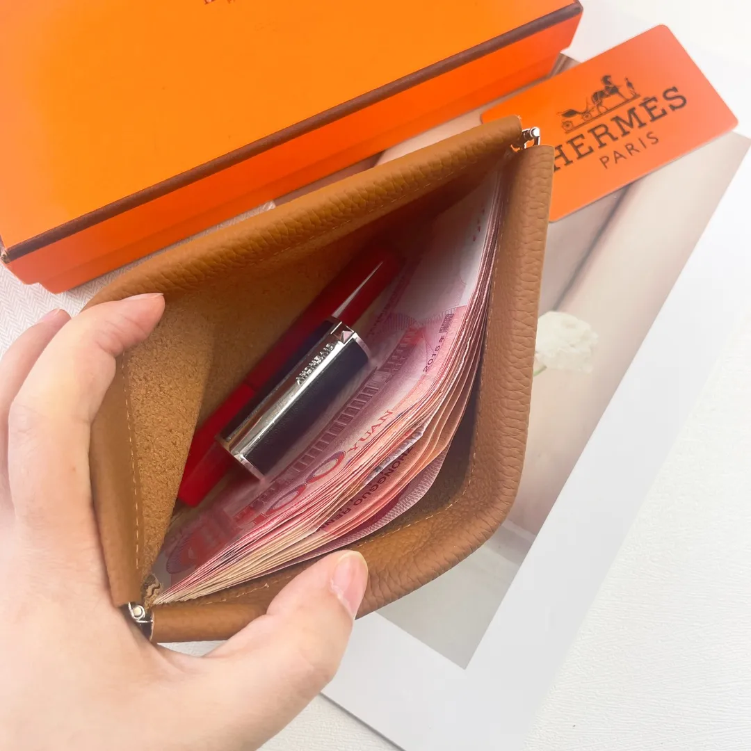 Hermès new model【Hermes】💰180 💋New first-layer cowhide wallet 💋Soft touch, magnetic buckle opening and closing 💋Material: imported togo cowhide 💋Size: 19*11 CM 💋Model: 6911