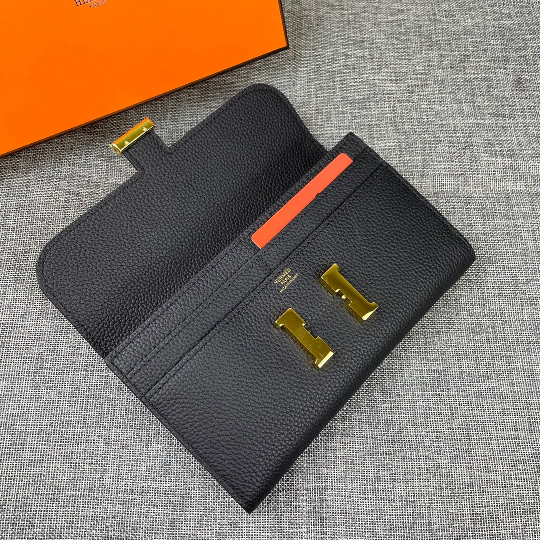 Hermes Constance p270💰 Hermes model: 539 gold buckle togo leather size: 22*11cm 🇫🇷Overseas🇫🇷Imported Togo cowhide, soft and comfortable to the touch. The original replica is matched with gold hardware and has the original OEM code inside. It is exquisite and elegant, and the oil edges are straight and smooth🎈There are two large note slots, a zipper pocket, and 12 card slots inside🚚