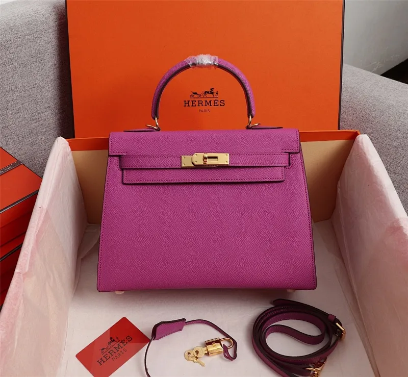 All Categories Official Website "Brand Women's Bags" Women's Bags 💙 Hermes 2022 official new Hermes women's hand-carrying cross-body dual-use bag wholesale cowhide palm print customization Large size 58002500 Medium size 58002300 Small size 58002300 High quality Size: Large size 28-22-10CM Medium size 25-17