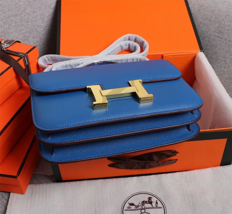 All categories Official website "Brand Women's Bags" Women's bags 💙 Hermes Hermès Made in France Large size 58002800 Small size 58002600 constance stewardess bag ☣️Genuine epsom leather pure steel silver-plated buckle Genuine leather source super good feel Accessories stainless steel laser logo perfect flip arc and three-dimensionality