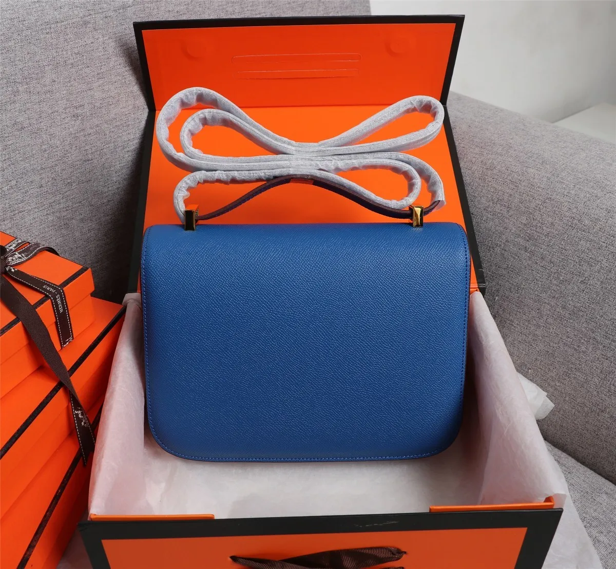 All categories Official website "Brand Women's Bags" Women's bags 💙 Hermes Hermès Made in France Large size 58002800 Small size 58002600 constance stewardess bag ☣️Genuine epsom leather pure steel silver-plated buckle Genuine leather source super good feel Accessories stainless steel laser logo perfect flip arc and three-dimensionality
