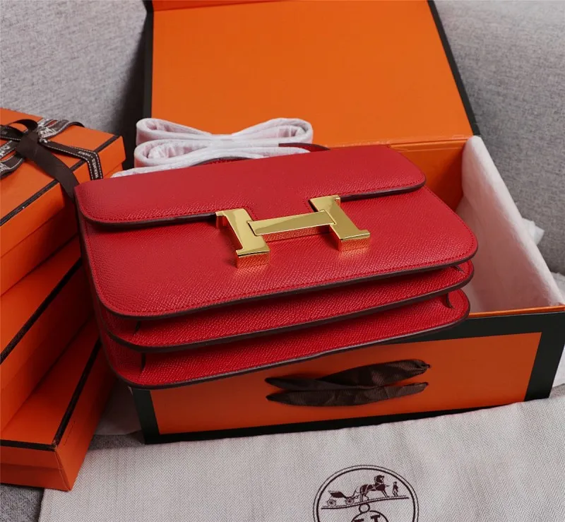 All categories Official website "Brand Women's Bags" Women's bags 💙 Hermes Hermès Made in France Large size 58002800 Small size 58002600 constance stewardess bag ☣️Genuine epsom leather pure steel silver-plated buckle Genuine leather source super good feel Accessories stainless steel laser logo perfect flip arc and three-dimensionality