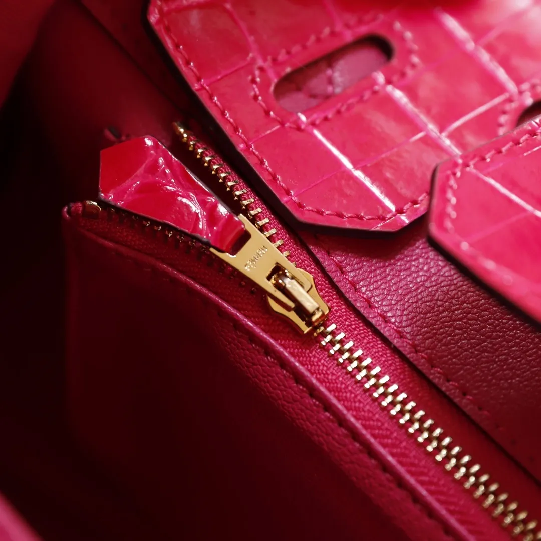 All categories Official website "Brand Women's Bags" Women's Bags 💙 Hermes 2022 official new Hermès handbag Smooth crocodile leather + pure steel hardware wholesale Small size 58003900 Large size 58004500 High quality Size: Small size 30CM Large size 35CM