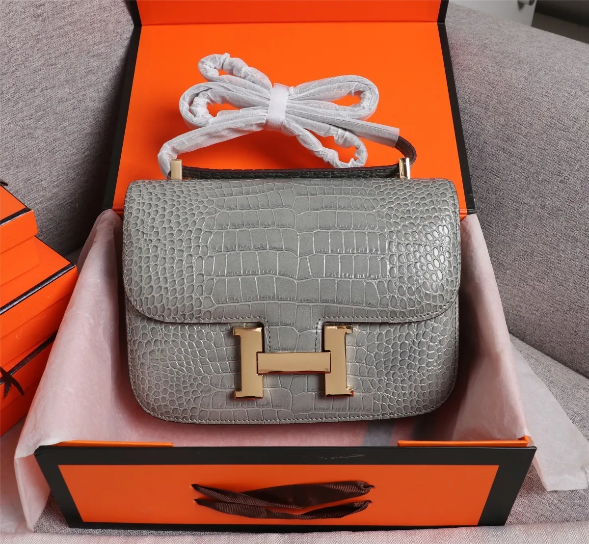 All Categories Official Website "Brand Women's Bags" Women's Bags 💙 Hermes 2022 Official New Hermes Constance Stewardess Bag Wholesale Crocodile Skin Full Pure Steel Plated Hardware Buckle 58003350 High Quality Size: 23-6-17CM