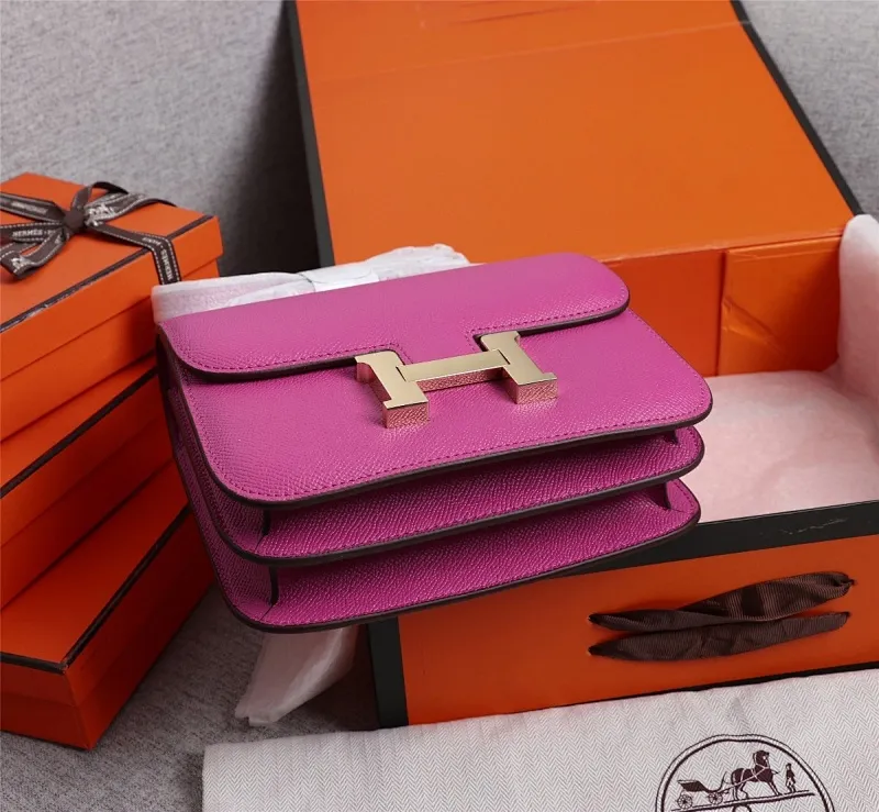 All categories Official website "Brand Women's Bags" Women's bags 💙 Hermes Hermès Made in France Large size 58002800 Small size 58002600 constance stewardess bag ☣️Genuine epsom leather pure steel silver-plated buckle Genuine leather source super good feel Accessories stainless steel laser logo perfect flip arc and three-dimensionality