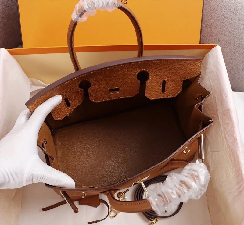 All categories Official website "Brand Women's Bags" Women's Bags 💙 Hermes 2022 Official New Hermès Platinum First Layer Lychee Pattern Handbag Original Calfskin Outside and Sheepskin Goat Pattern Wholesale Small Size 58002800 Medium Size 58003000 Large Size 58003200 High Quality Size: Small 25CM Medium 30C