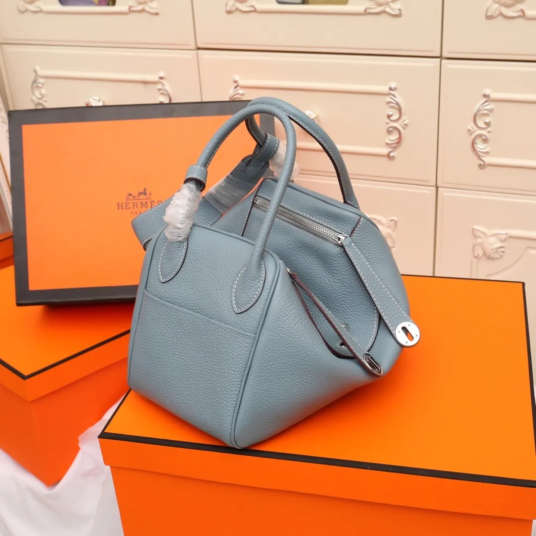 All categories Official website "Brand Women's Bags" Women's Bags 💙 Hermes 2022 official new Hermès lindy bag wholesale small size 58004000 large size 58004200 high quality size: small size 26CM large size 30CM