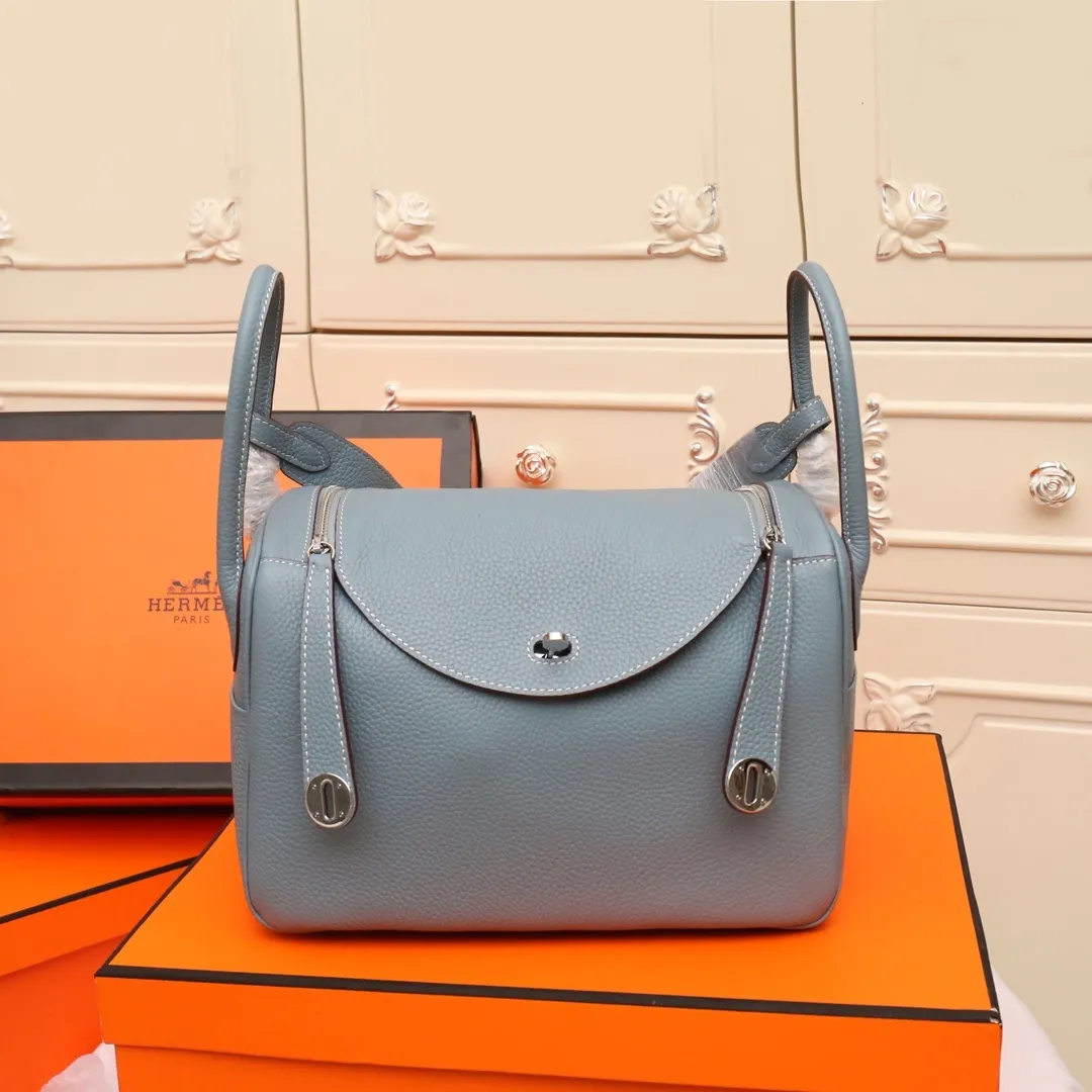 All categories Official website "Brand Women's Bags" Women's Bags 💙 Hermes 2022 official new Hermès lindy bag wholesale small size 58004000 large size 58004200 high quality size: small size 26CM large size 30CM