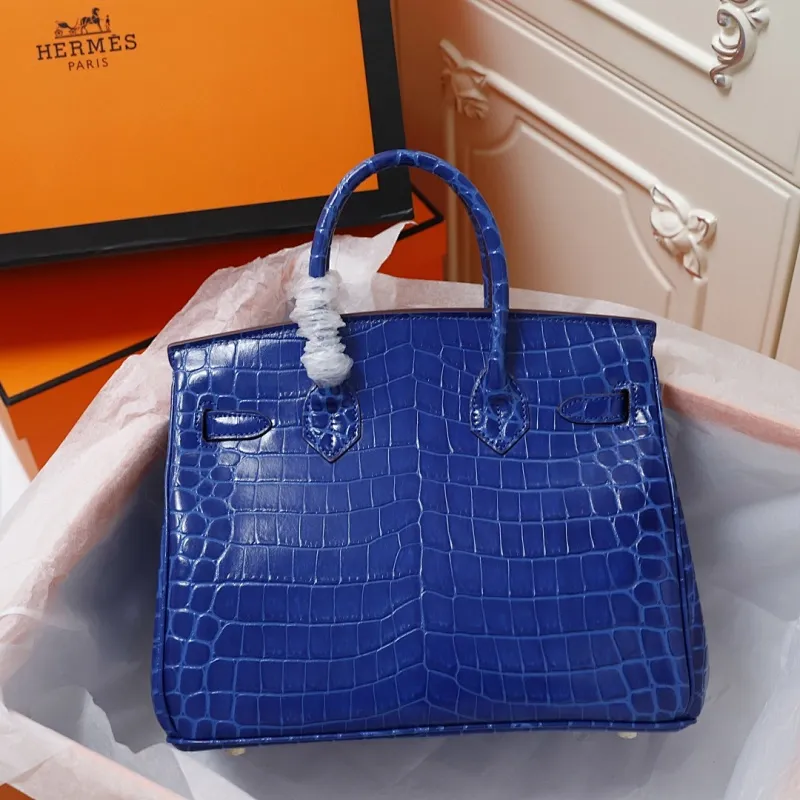 All categories Official website "Brand Women's Bags" Women's Bags 💙 Hermes 2022 official new Hermès handbag Smooth crocodile leather + pure steel hardware wholesale Small size 58003900 Large size 58004500 High quality Size: Small size 30CM Large size 35CM