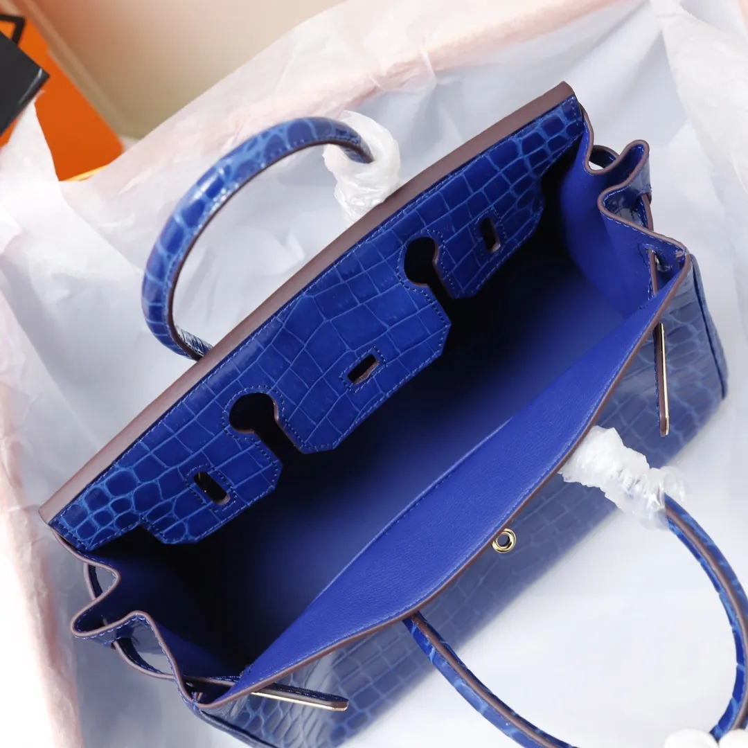 All categories Official website "Brand Women's Bags" Women's Bags 💙 Hermes 2022 official new Hermès handbag Smooth crocodile leather + pure steel hardware wholesale Small size 58003900 Large size 58004500 High quality Size: Small size 30CM Large size 35CM