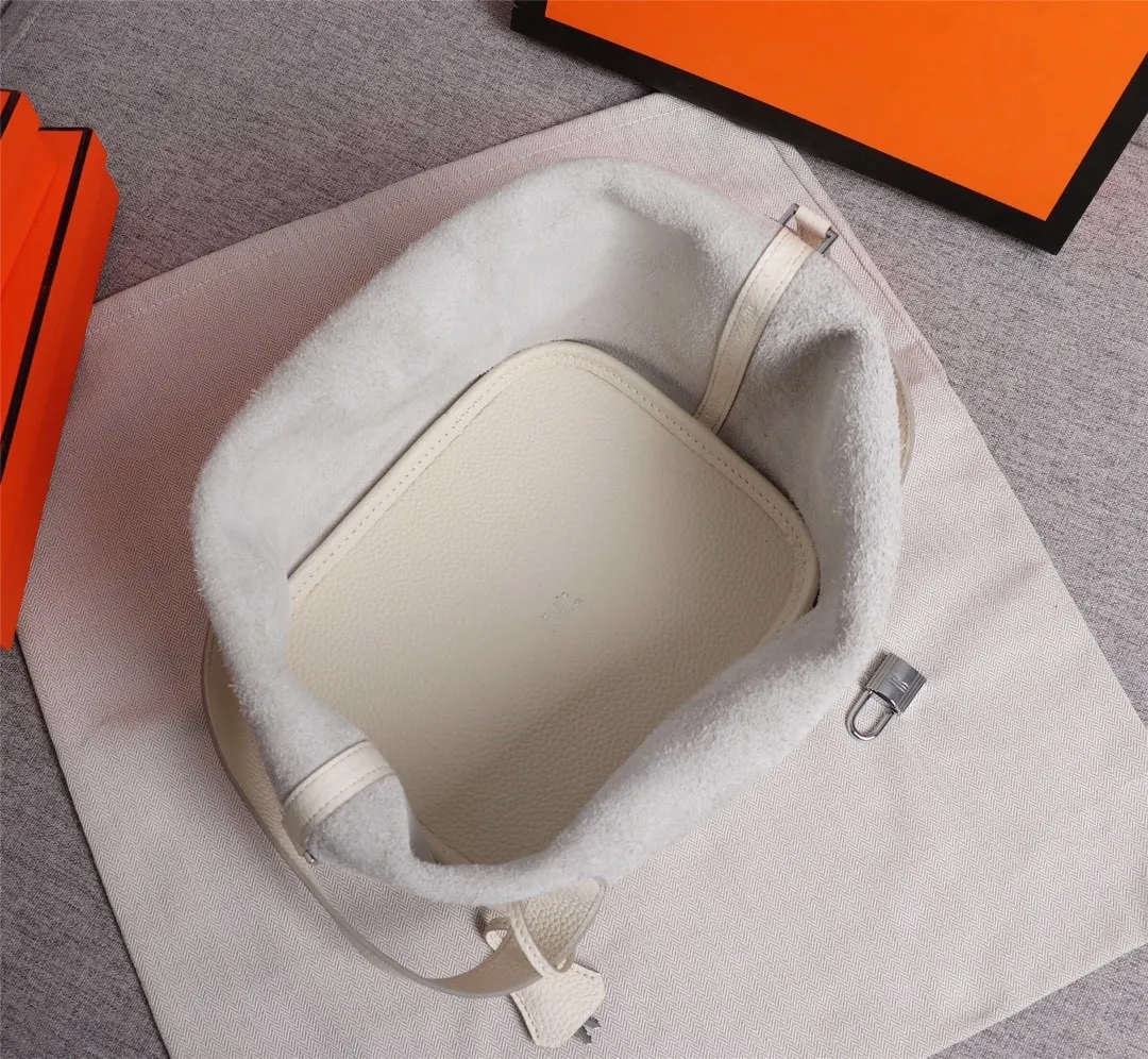 All categories Official website "Brand Women's Bags" Women's Bags 💙 Hermes 2022 official new Hermès vegetable basket picotin wholesale small size 58002300 large size 58002500 high quality size: small size 18CM large size 22CM