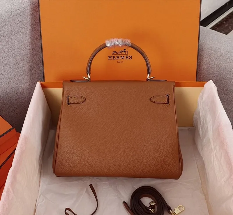 All Categories Official Website "Brand Women's Bags" Women's Bags 💙 Hermes Kelly Original Princess Bag (exclusive factory code) three sizes in stock. 25cm 58002700 28cm 58002900 32cm 58003200 Top configuration, original factory workmanship, original hardware, guaranteed to never fade, original calf leather outer