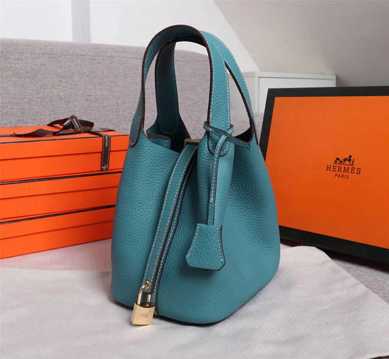 All Categories Official Website "Brand Women's Bags" Women's Bags 💙 Hermes Small Size 58002400 Large Size 58002600 We are all repeat customers. If you can only bring one bag when traveling, it must be the Hermès vegetable basket picotin... Reason: ️The bag shape is casual and elegant, and it can be easily matched with many clothes worn when traveling.
