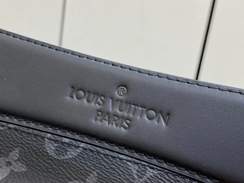 All categories 💚 Top version men’s bags 💚 LV 2023 new LV cylindrical crossbody bag