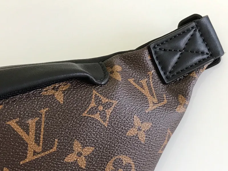 All categories 💚 Top version men’s bags 💚 LV 2023 new LV chest bag