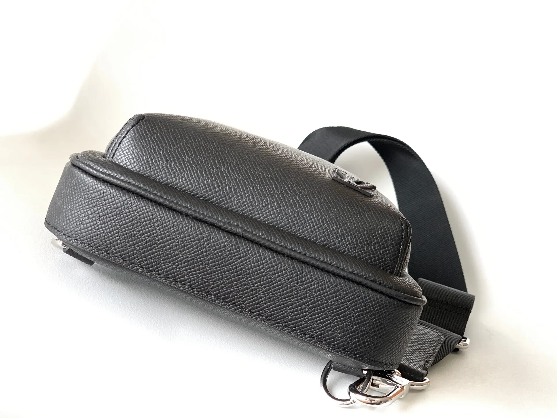 All categories 💚 Top version men’s bags 💚 LV 2025 official website new LV chest bag