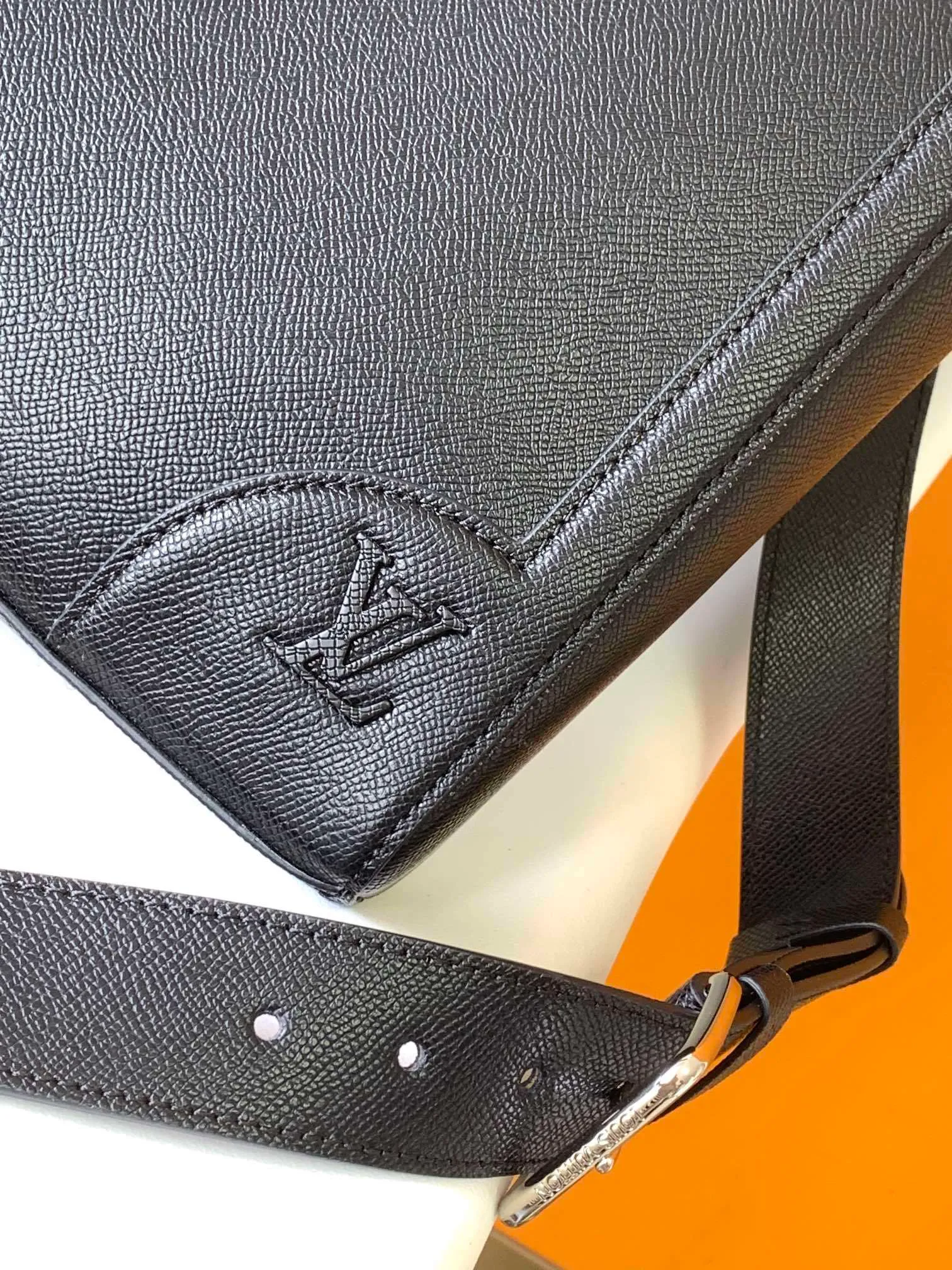 All categories 💚 Top version men’s bags 💚 LV 2024 new LV briefcase