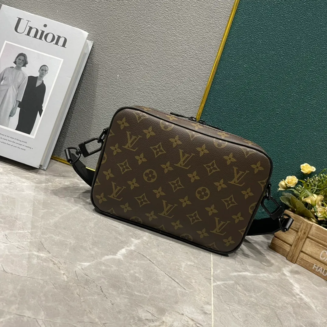 All categories 💚 Top version men’s bags 💚 LV 2024 new LV crossbody bag