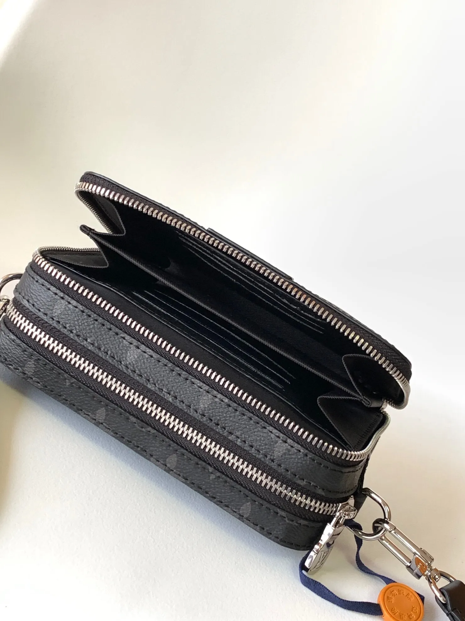 All categories 💚 Top version men’s bags 💚 LV 2025 official website new LV crossbody bag