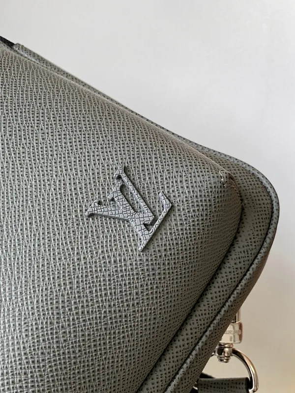 All categories 💚 Top version men’s bags 💚 LV 2025 official website new LV chest bag