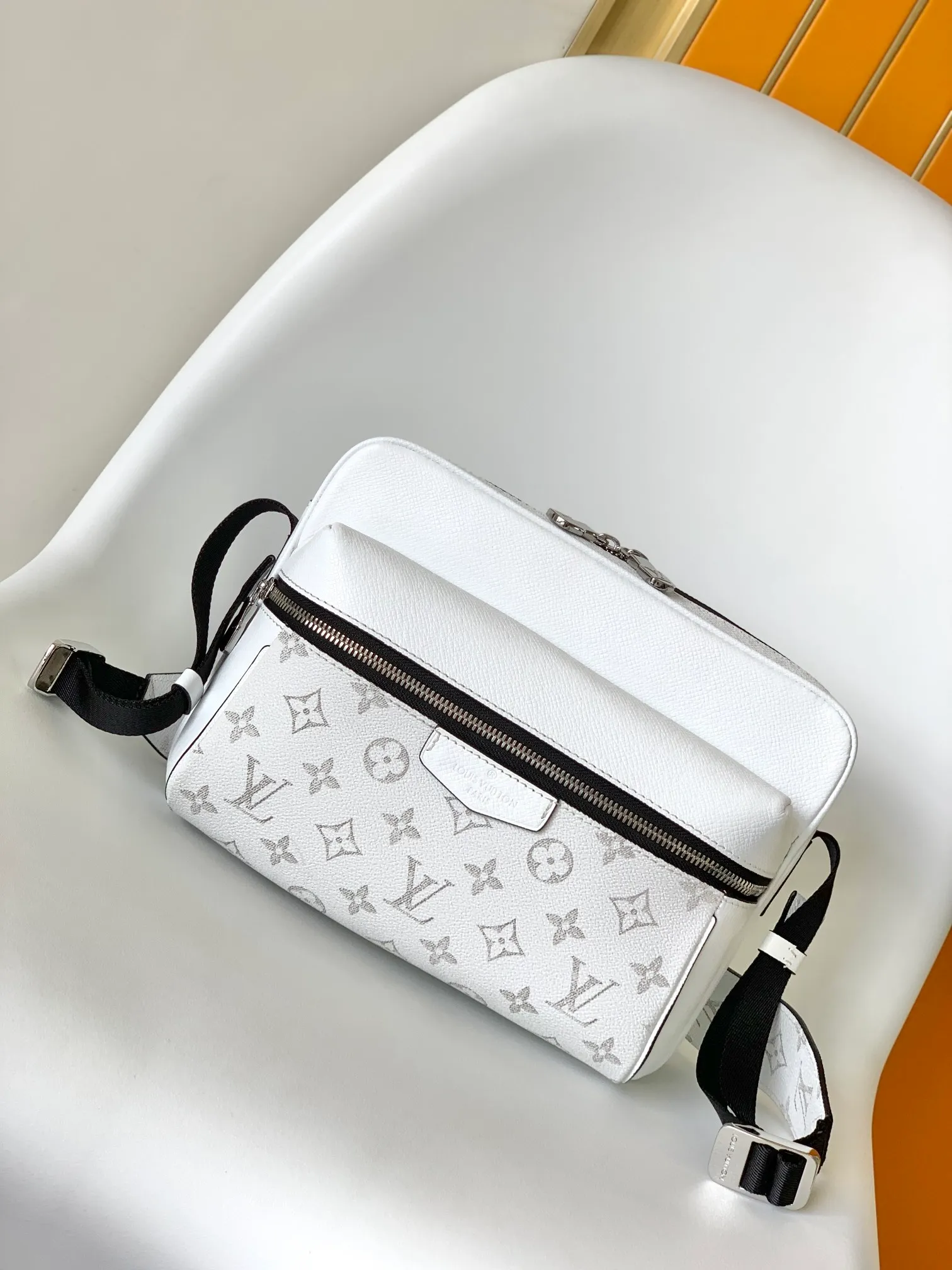 All categories 💚 Top version men’s bags 💚 LV 2024 new LV crossbody bag