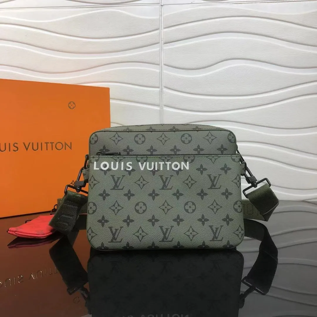 All categories 💚 Top version men’s bag 💚 LV 202326 2023 counters also sell LV crossbody bag 25-18.5-7