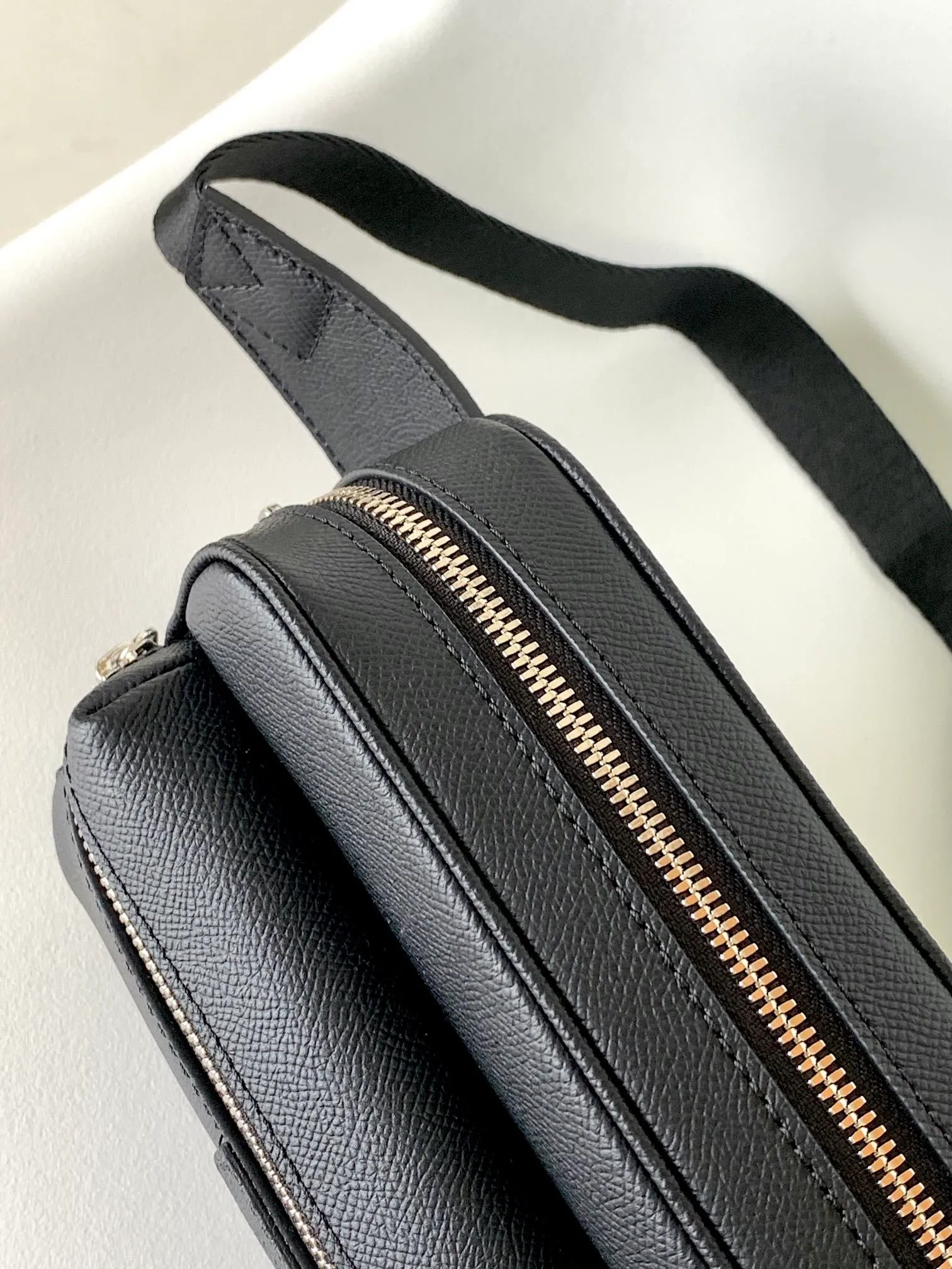 All categories 💚 Top version men’s bags 💚 LV 2024 new LV waist bag