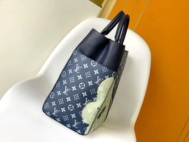 All categories 💚 Top version men’s bags 💚 LV 2023 new LV handbags