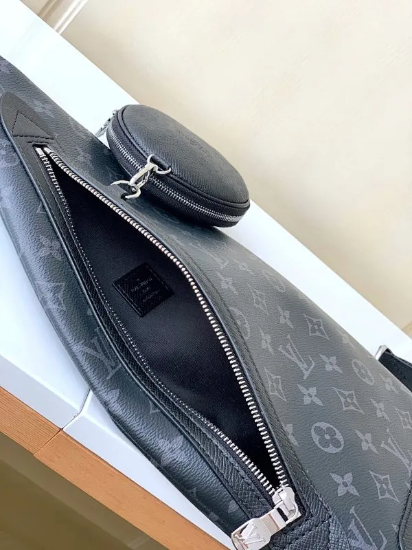 All categories 💚 Top version men’s bags 💚 LV 2023 new LV chest bag