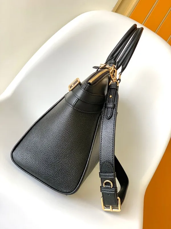All categories 💚 Top version men’s bags 💚 LV 2023 new LV crossbody bag