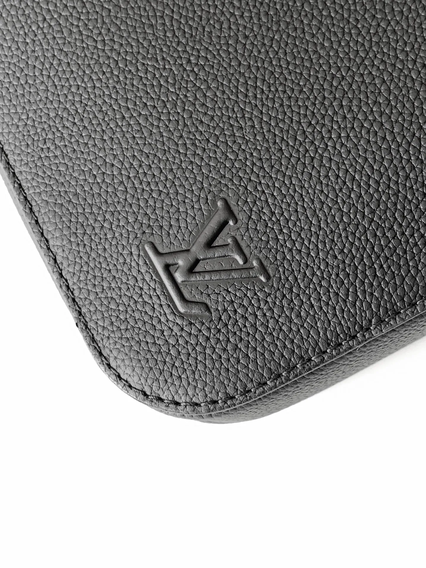 All Categories 💚 Top Version Men’s Bags 💚 LV 2026 Fashion LV Genuine Leather Briefcase
