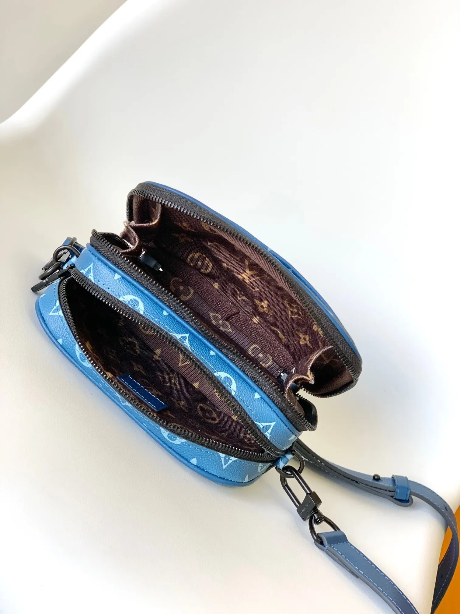 All categories 💚 Top version men’s bags 💚 LV 2025 official website new LV crossbody bag