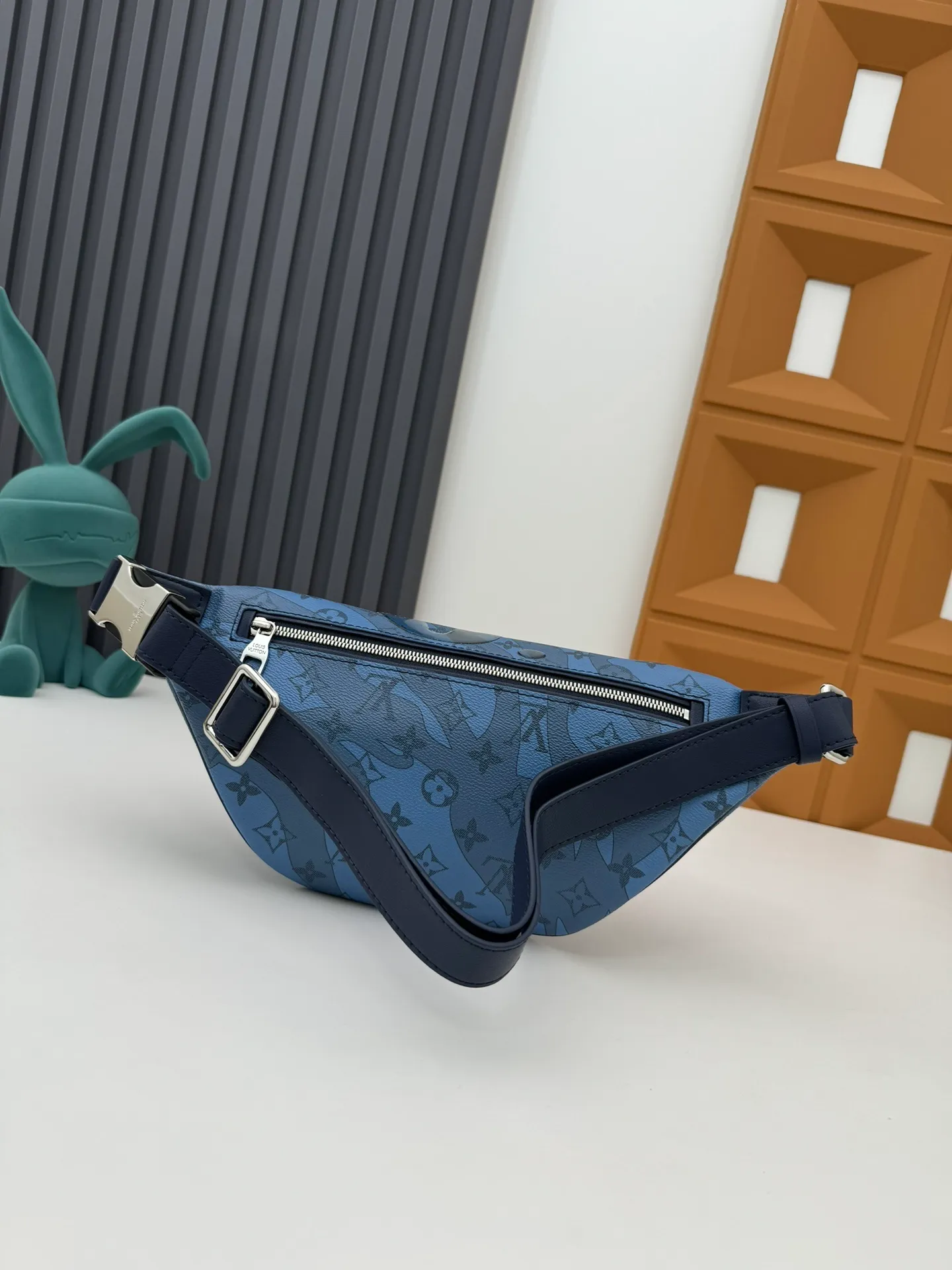 All categories 💚 Top version men’s bags 💚 LV 2024 new LV chest bag