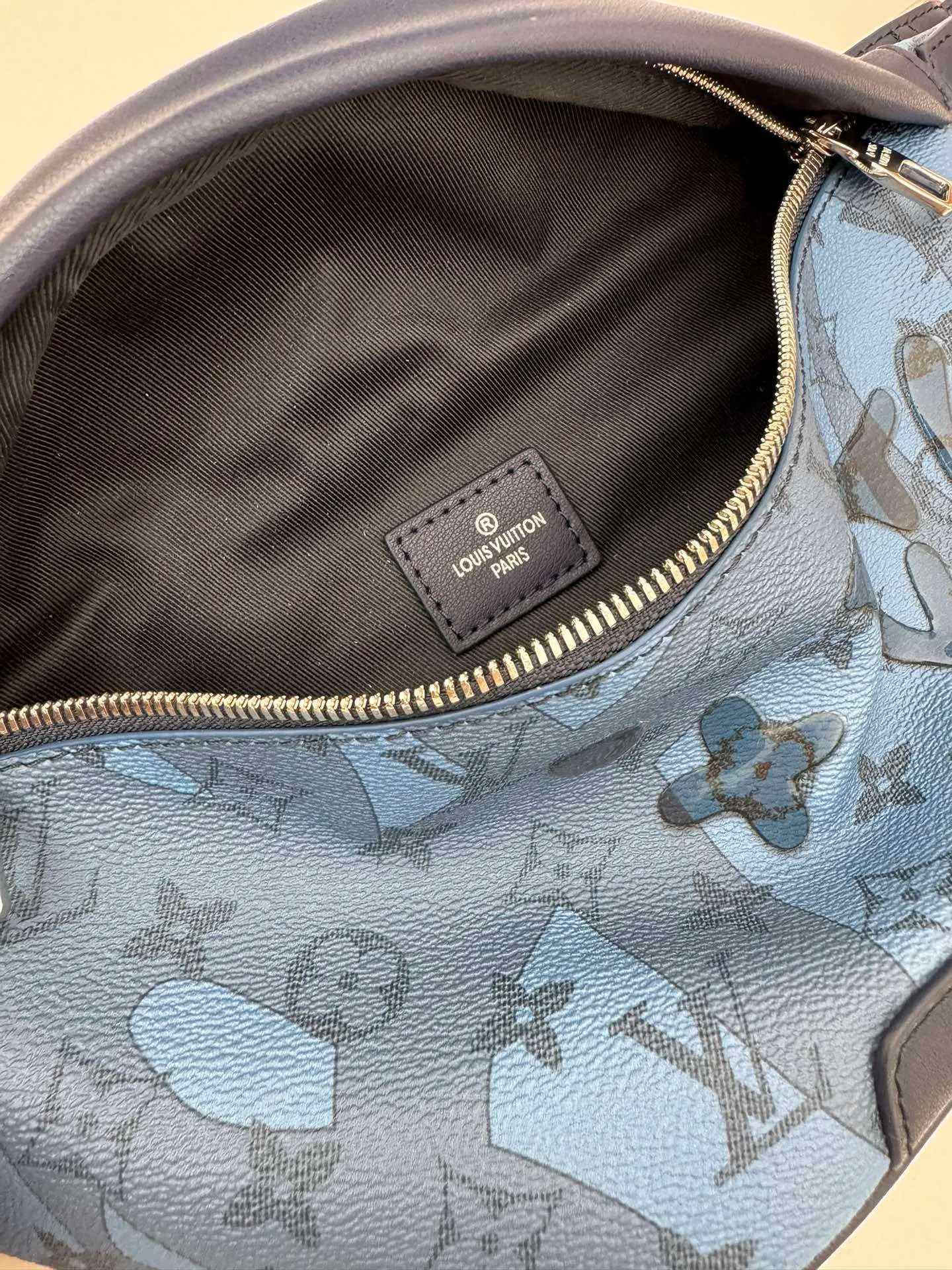 All categories 💚 Top version men’s bags 💚 LV 2024 new LV chest bag
